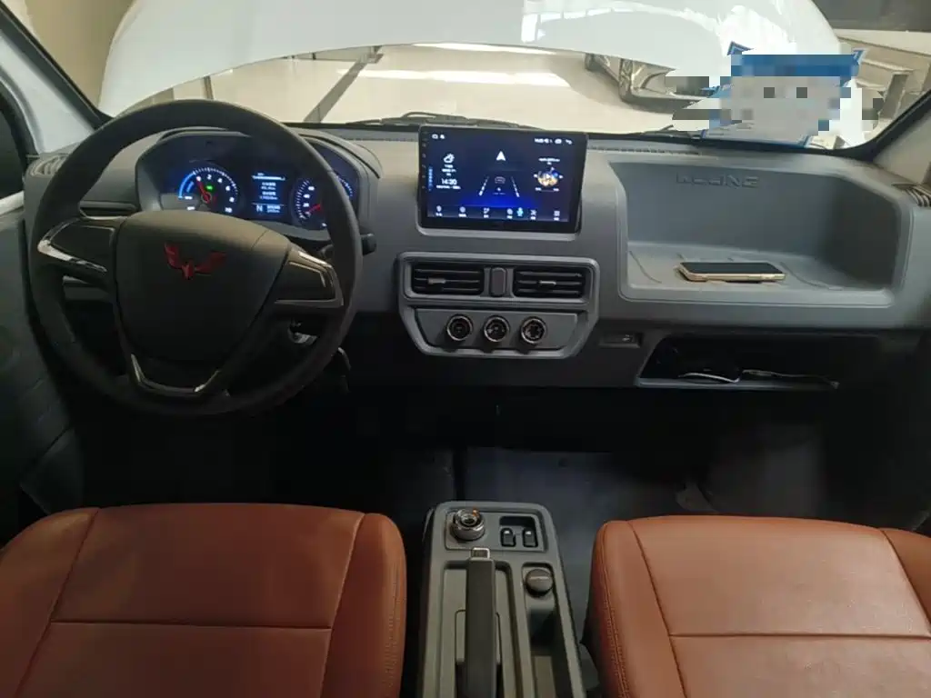 Wuling Yangguang — миниатюра 10