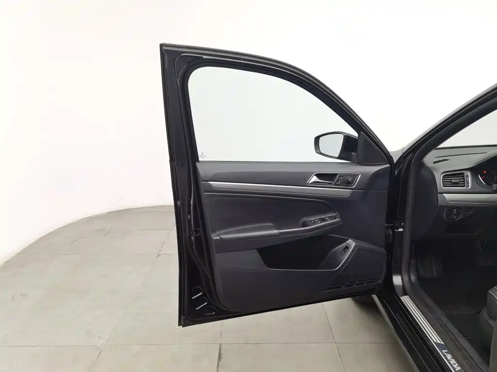 Volkswagen Lavida — миниатюра 8