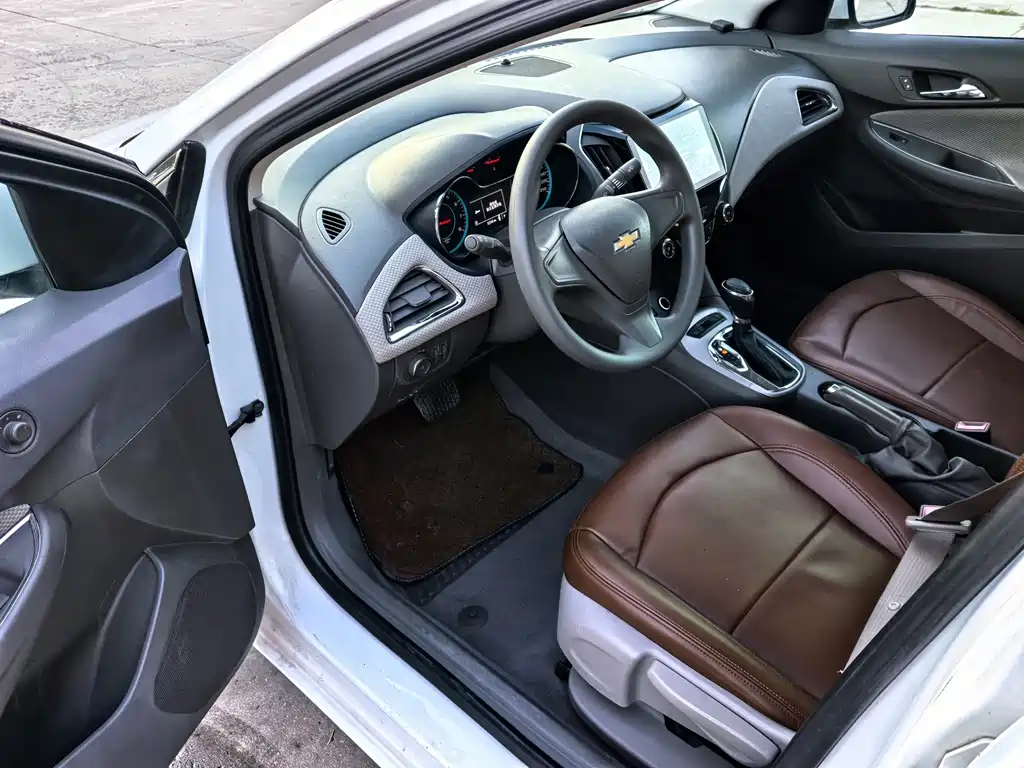 Chevrolet Cruze — миниатюра 10