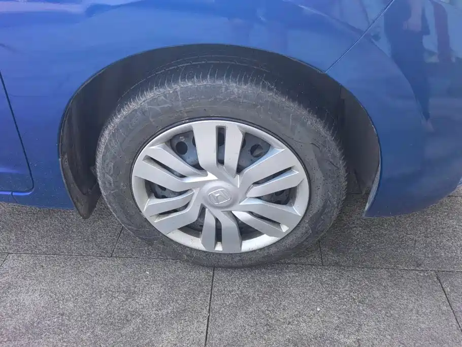 Honda Fit — миниатюра 6