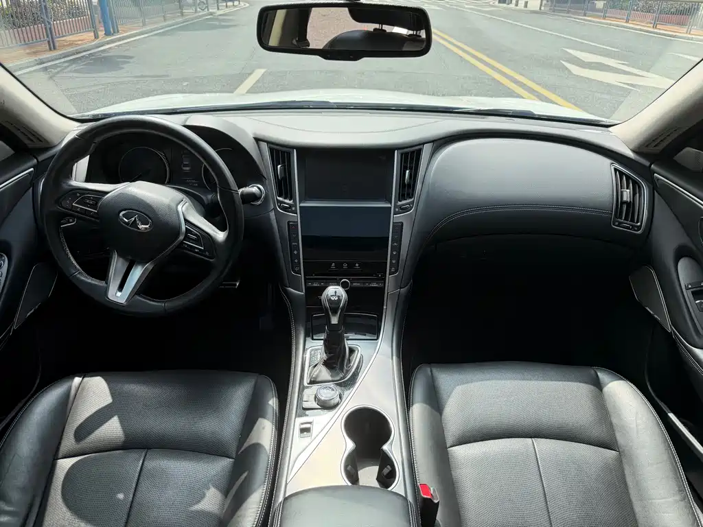 INFINITI Q50L