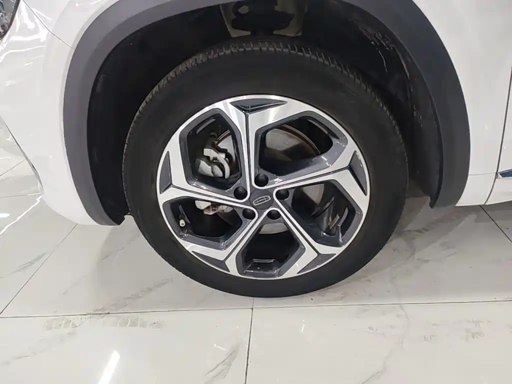Geely Xingyue L — миниатюра 23