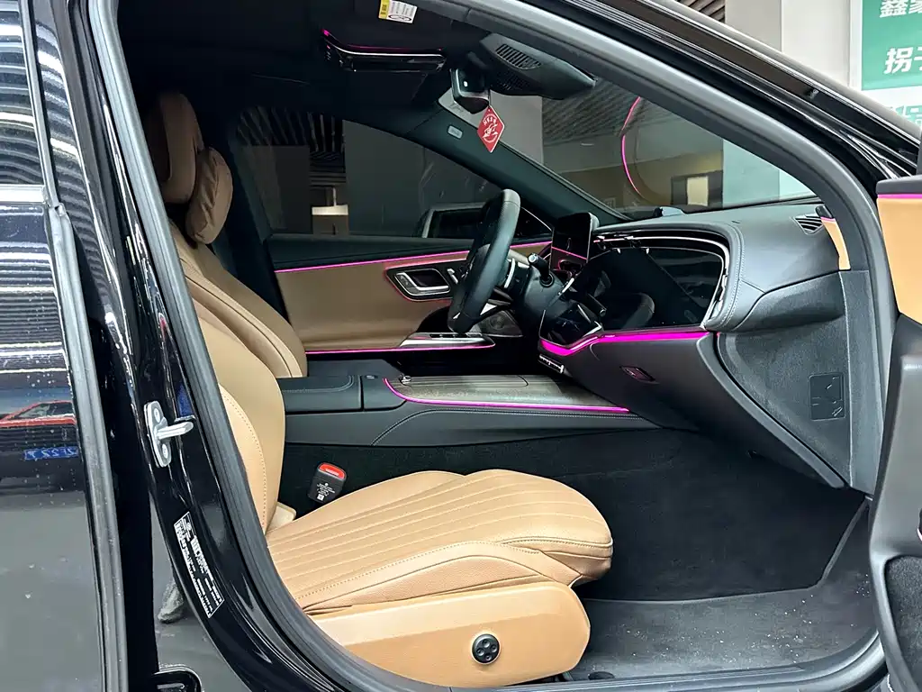 Mercedes-Benz E-Class — миниатюра 9
