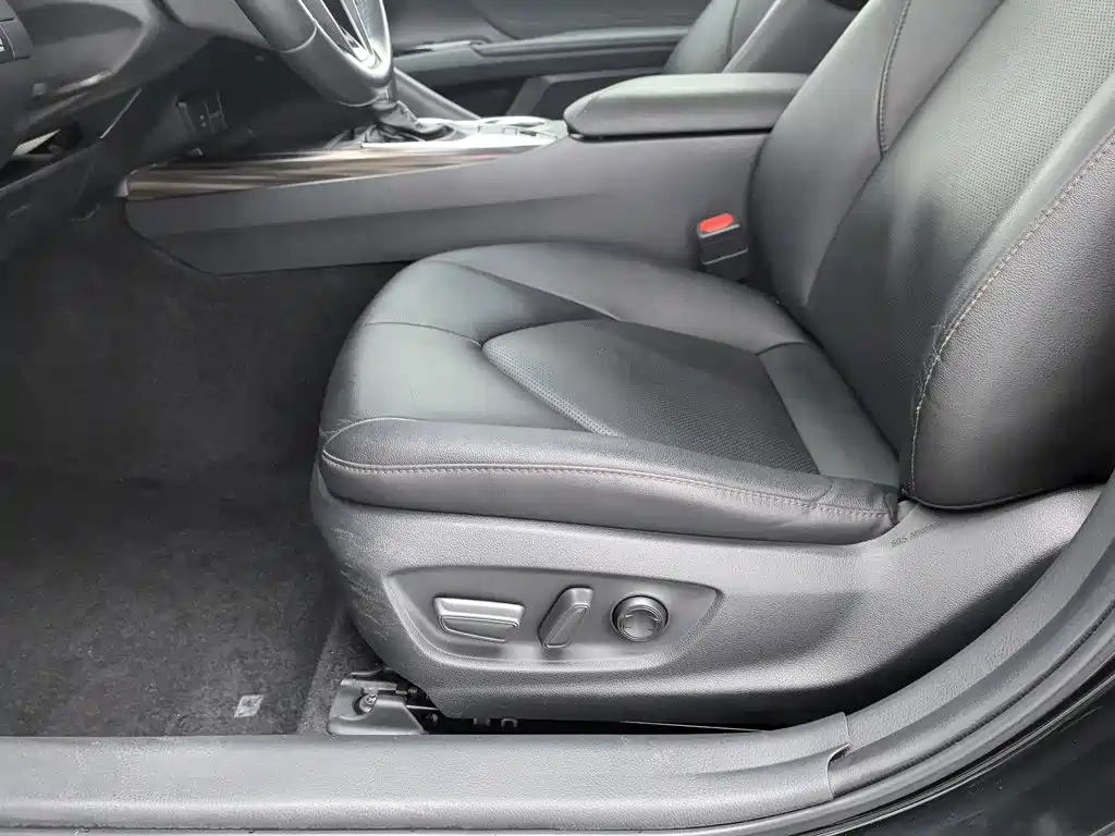 Toyota Camry — миниатюра 20