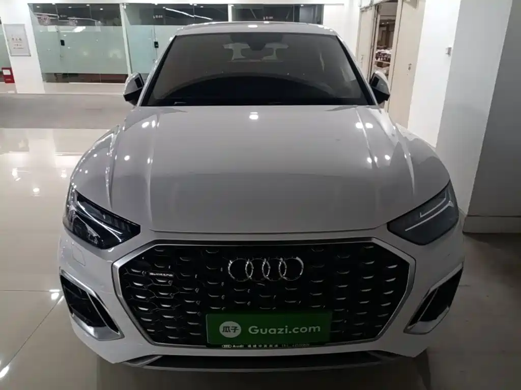 Audi Q5L Sportback — миниатюра 3