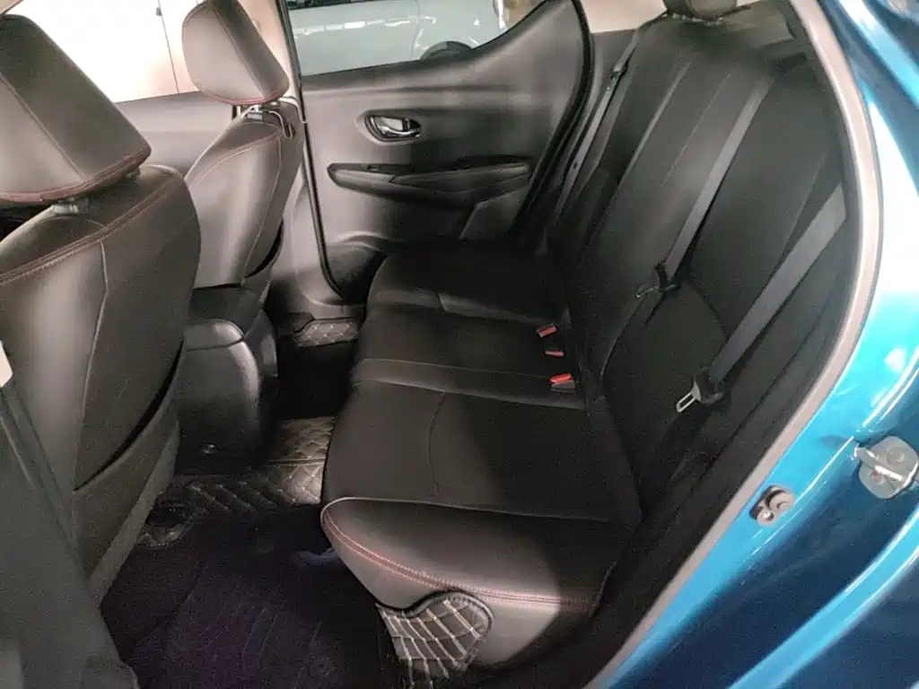 Nissan Bluebird — миниатюра 17