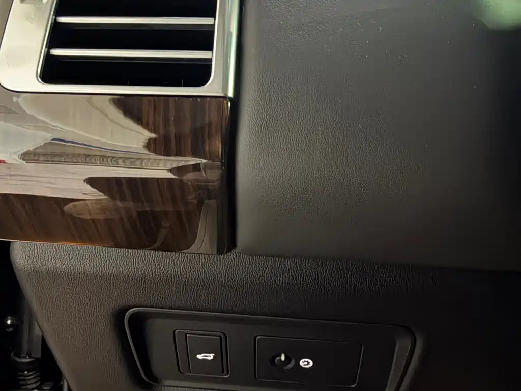 Land Rover Range Rover — миниатюра 23