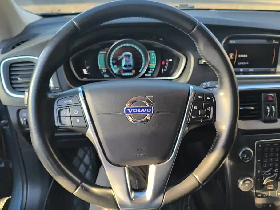 Volvo V40 — миниатюра 15