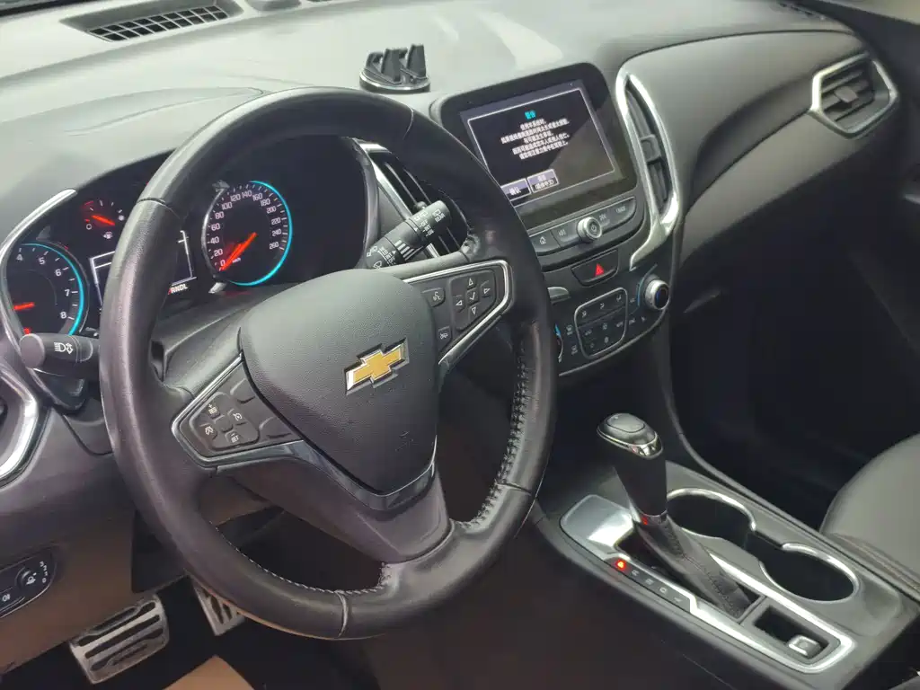 Chevrolet Equinox — миниатюра 12