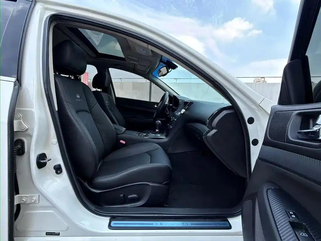 Infiniti G — миниатюра 8