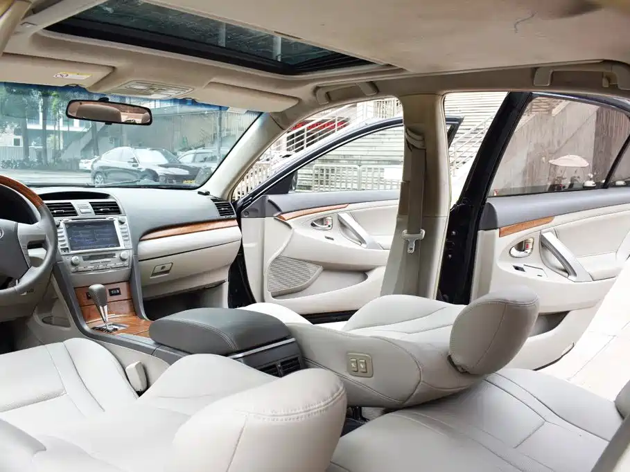 Toyota Camry — миниатюра 13