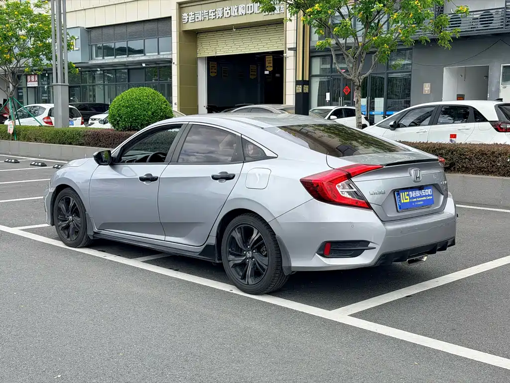 Honda Civic 2019 220TURBO CVT V