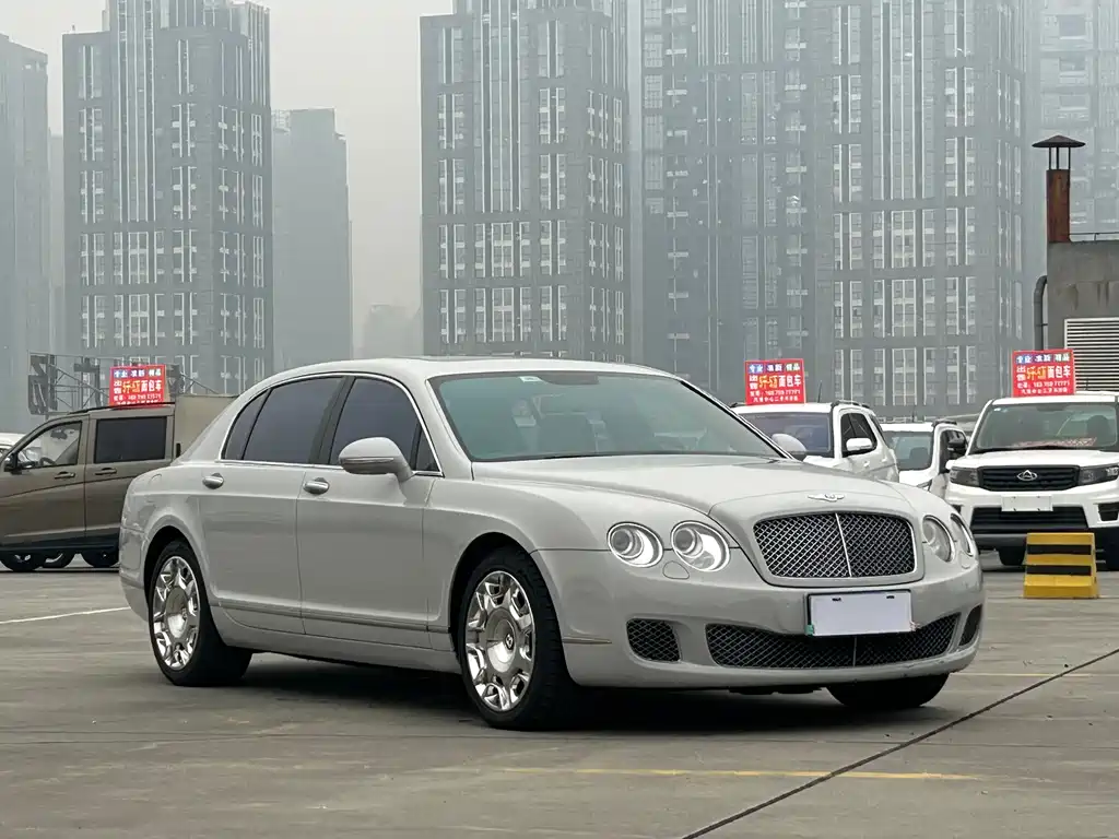 Bentley Flying Spur 2010 6.0T мест