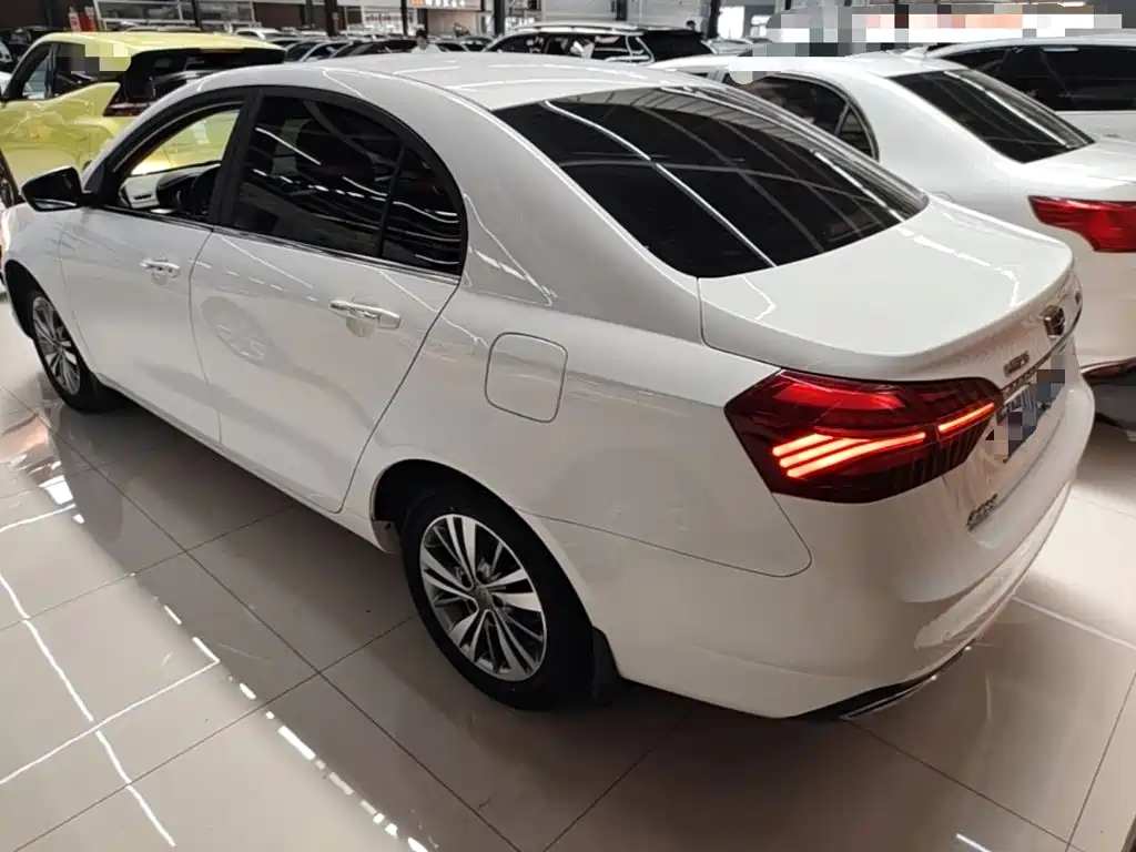 Geely Emgrand — миниатюра 5