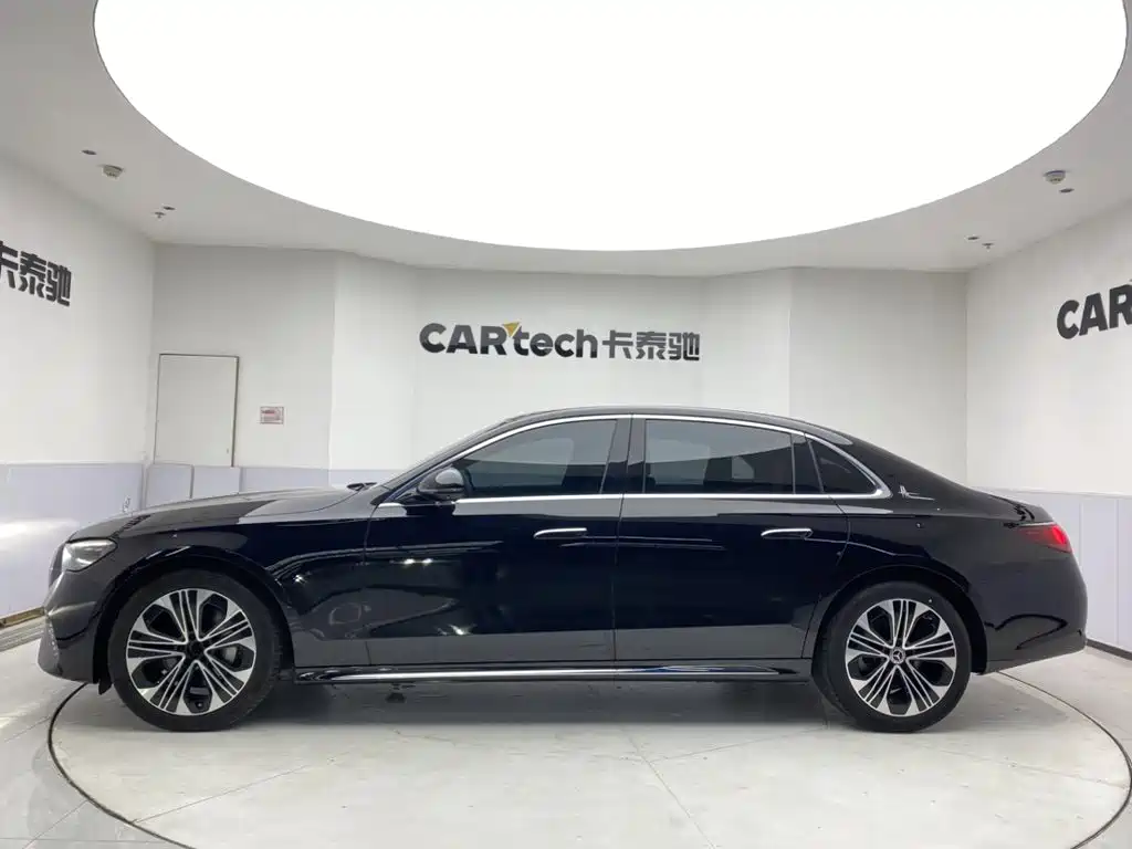 Mercedes-Benz E-Class — миниатюра 8