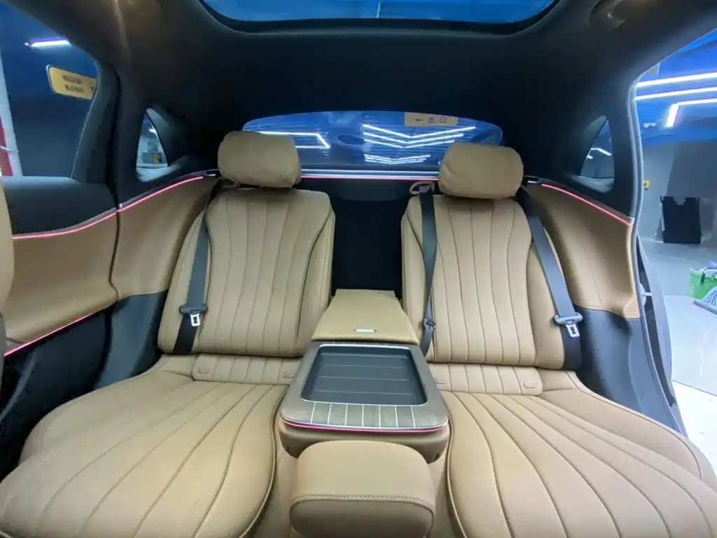 Mercedes-Benz E-Class — миниатюра 28
