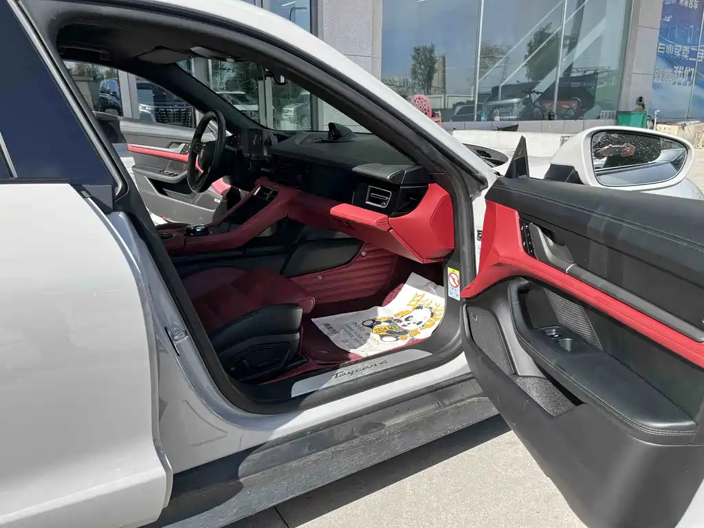 Porsche Taycan — миниатюра 9