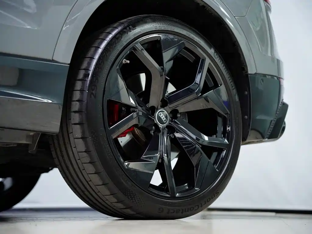 Audi RS Q8 — миниатюра 24