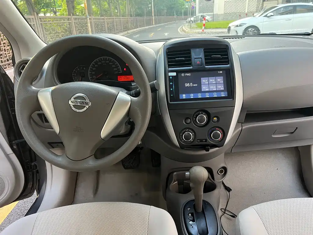 Nissan Sunny — миниатюра 18