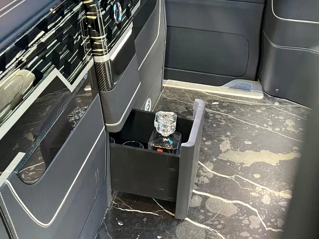 MERCEDES-BENZ V CLASS