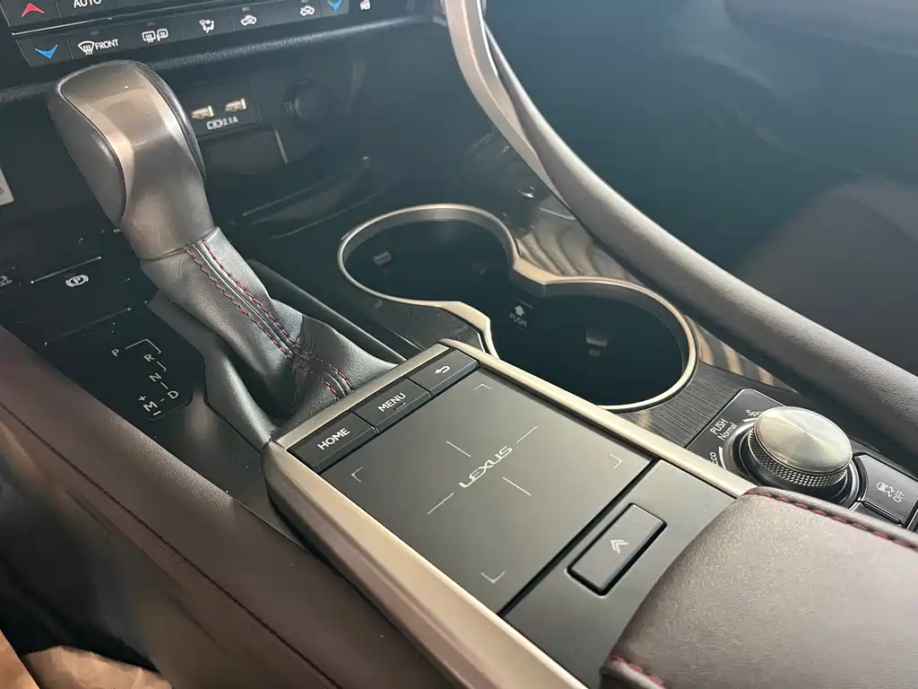 Lexus RX — миниатюра 10