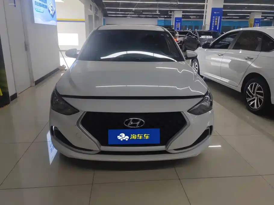 Hyundai Elantra — миниатюра 2