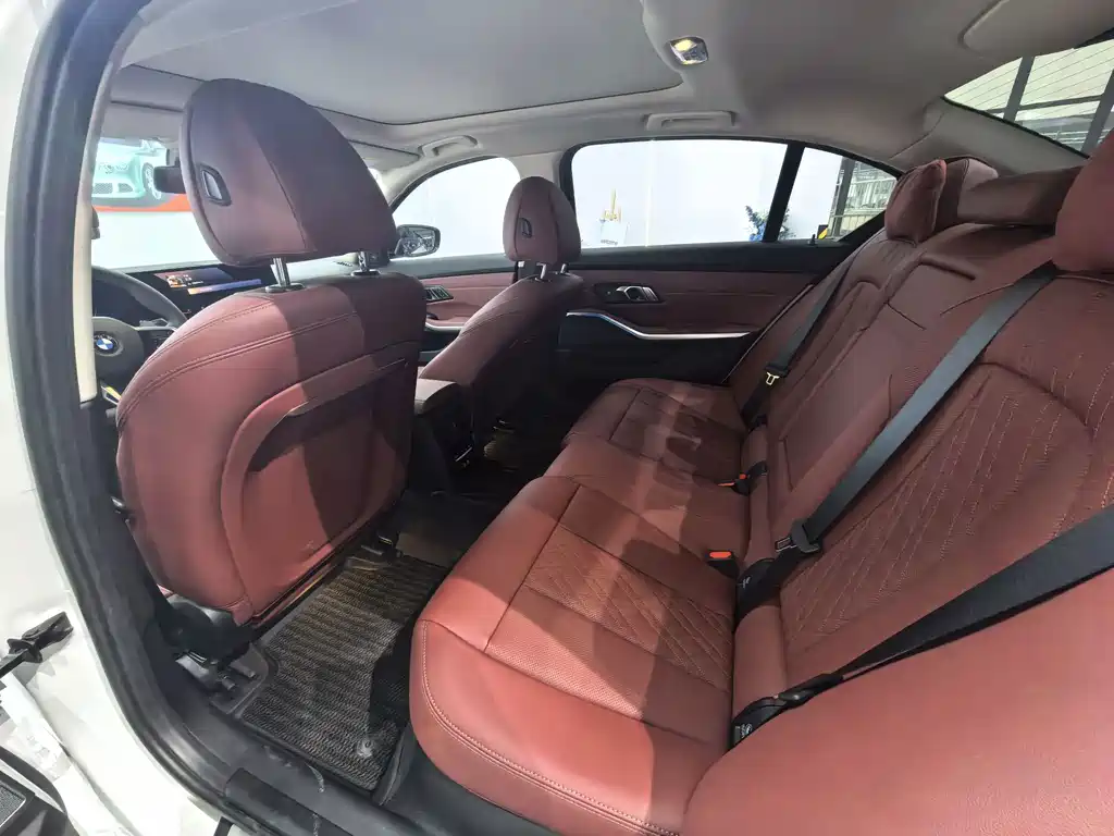 BMW 3 Series — миниатюра 13