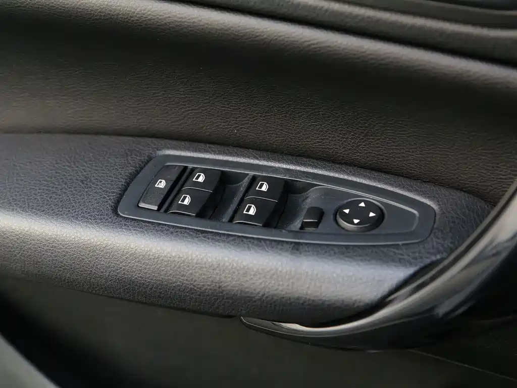 BMW 1 Series (Import) — миниатюра 14