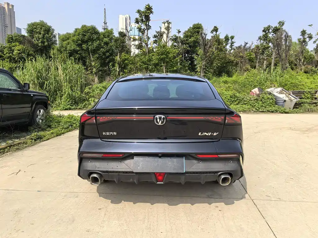 Changan UNI-V 2022 1.5T