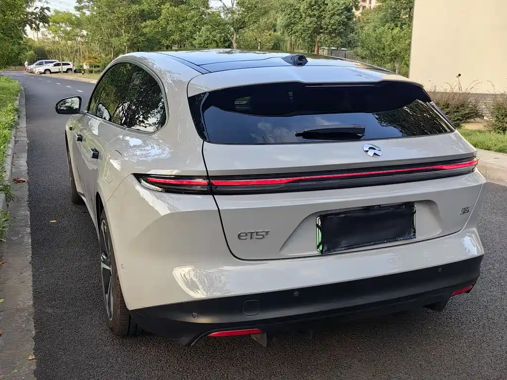 NIO NIO ET5T