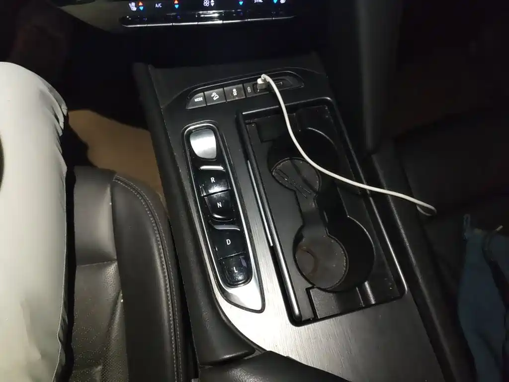 Buick Enclave — миниатюра 7