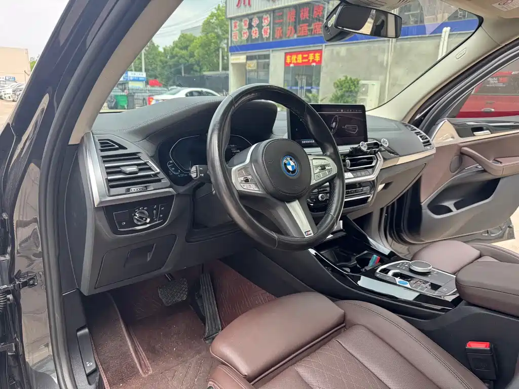 BMW iX3 — миниатюра 4