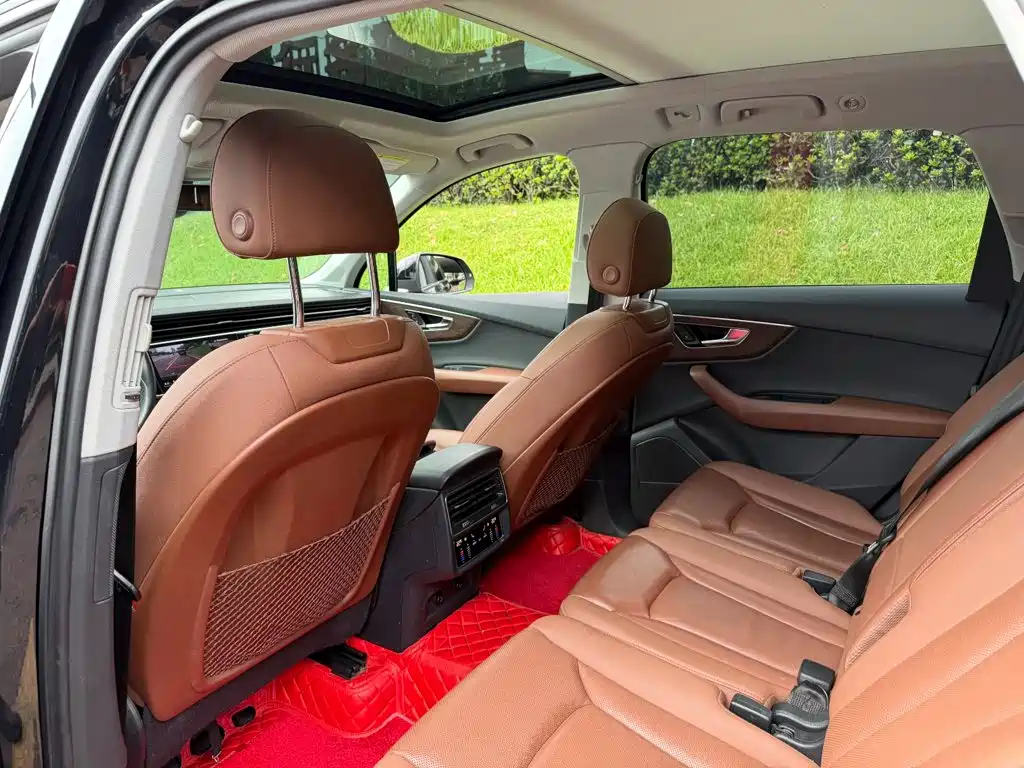 Audi Q7 — миниатюра 11
