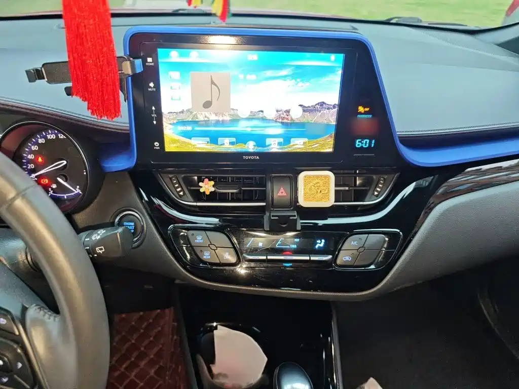 Toyota IZOA — миниатюра 6