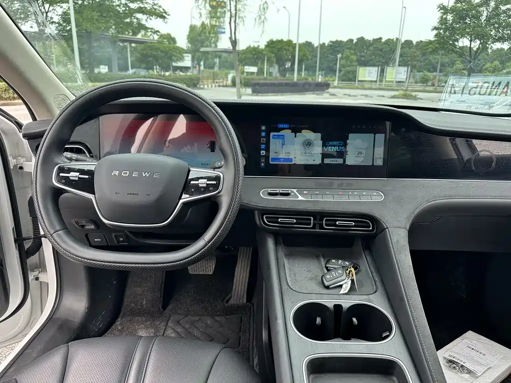 Roewe D7 2025 DMH 125km Champion