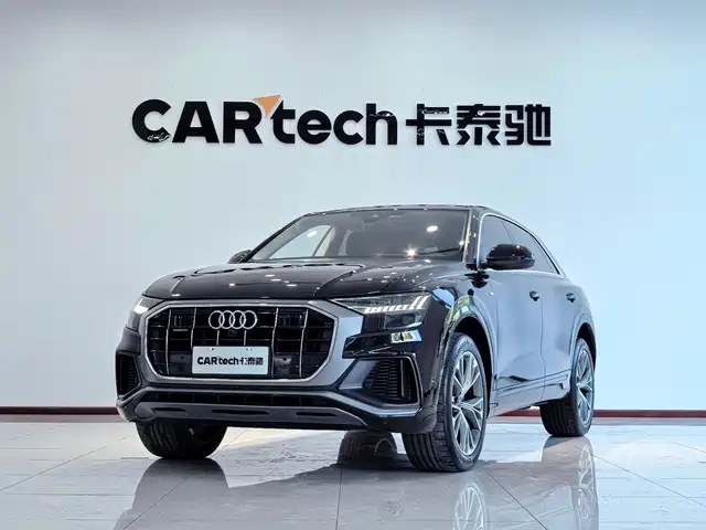 AUDI  Q8 2024