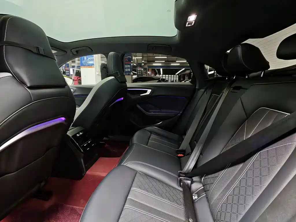 Audi A5L — миниатюра 6
