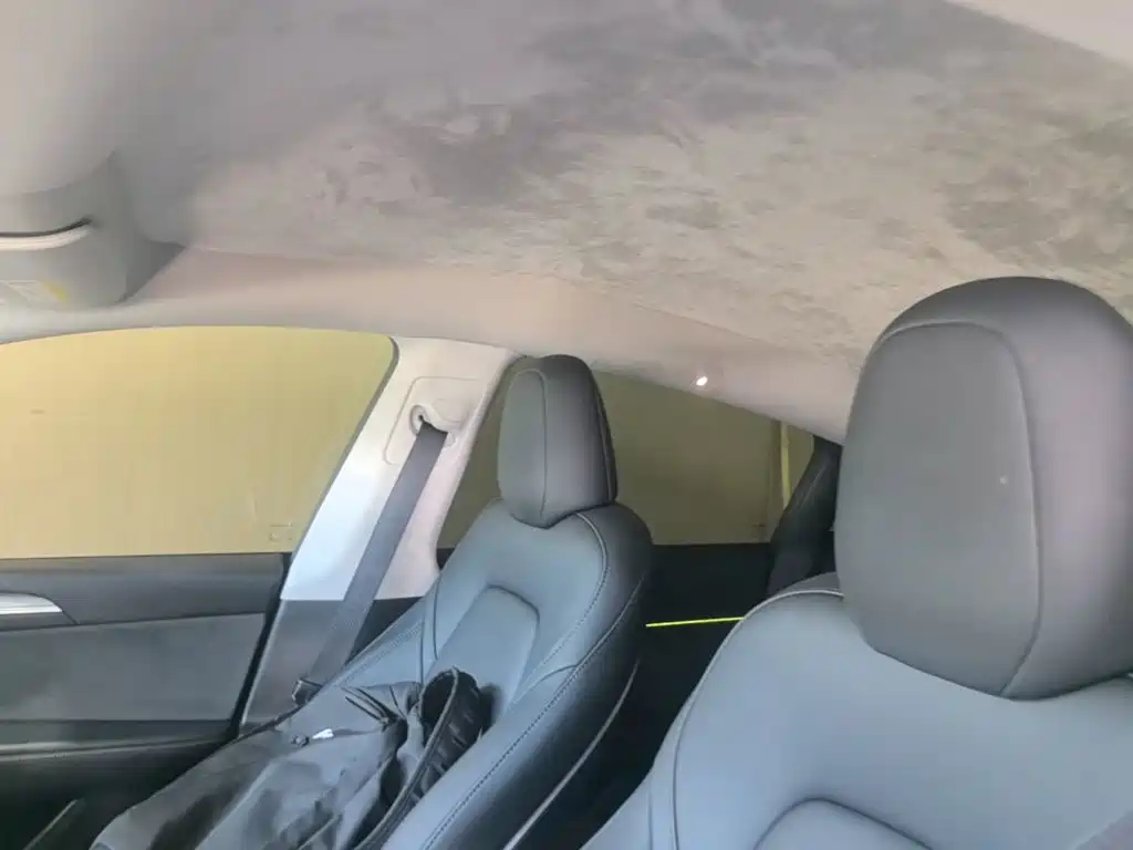 Tesla Model Y — миниатюра 18