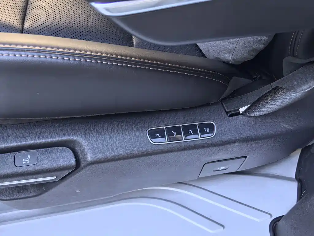 GAC Motor Trumpchi E8 PHEV — миниатюра 22
