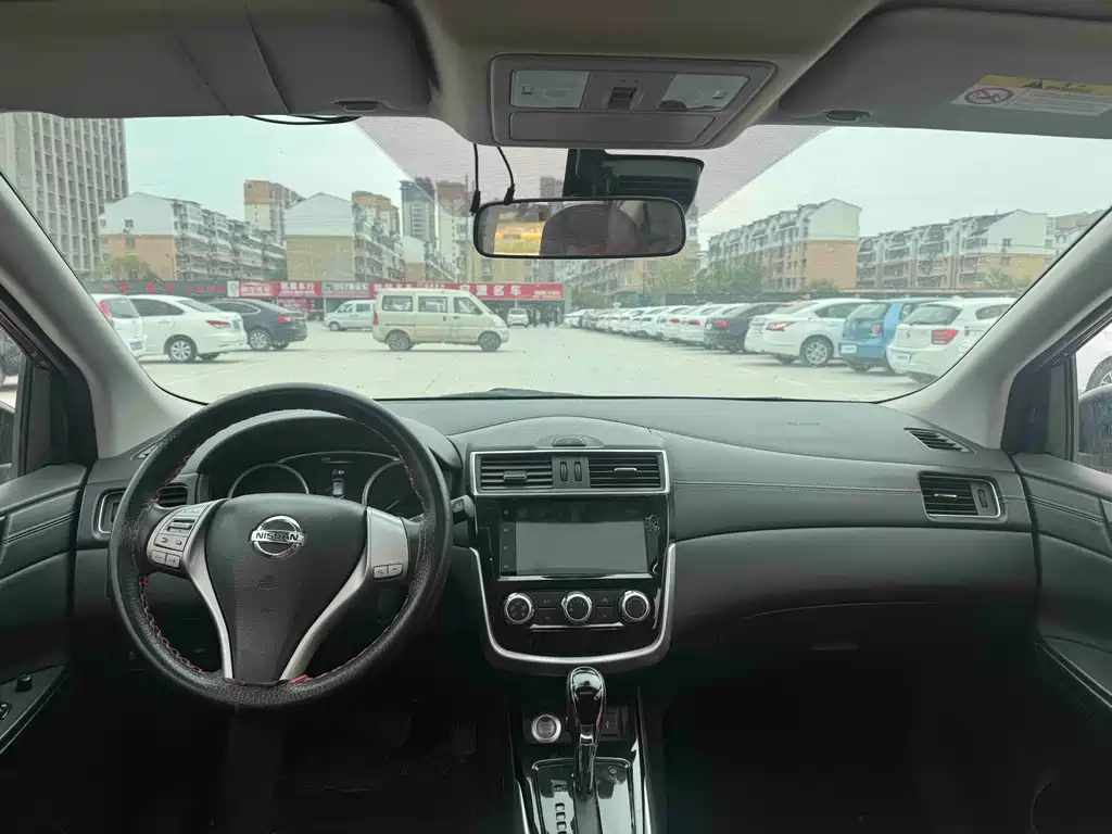 Nissan Tiida — миниатюра 5