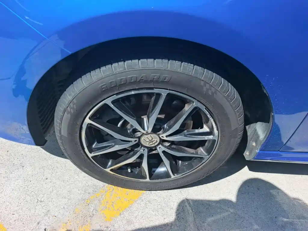 BYD MAX — миниатюра 23