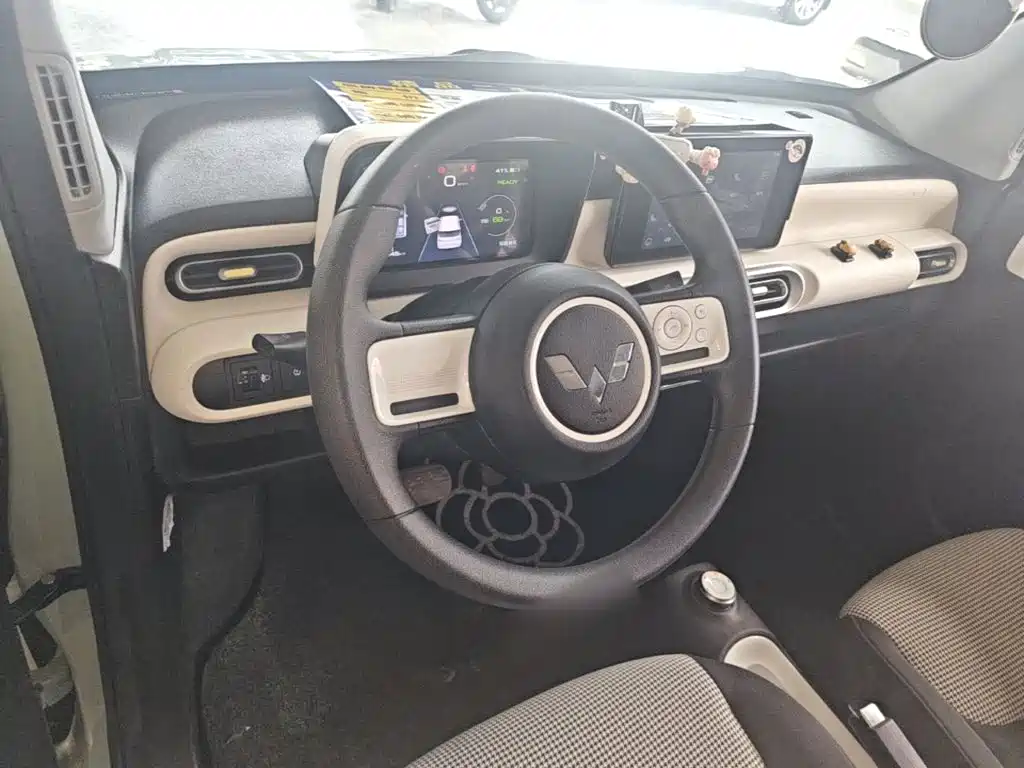 Wuling MINIEV — миниатюра 11