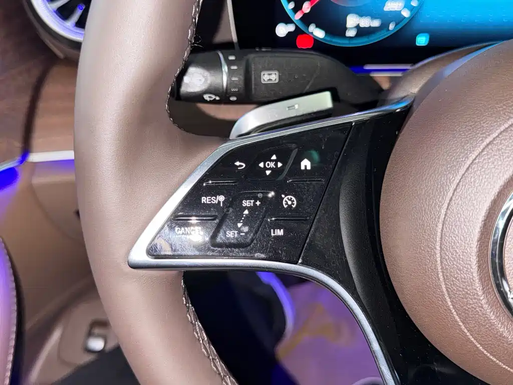 Mercedes-Benz E-Class — миниатюра 47