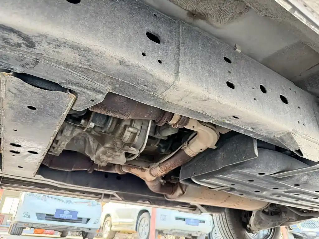Nissan Patrol — миниатюра 24