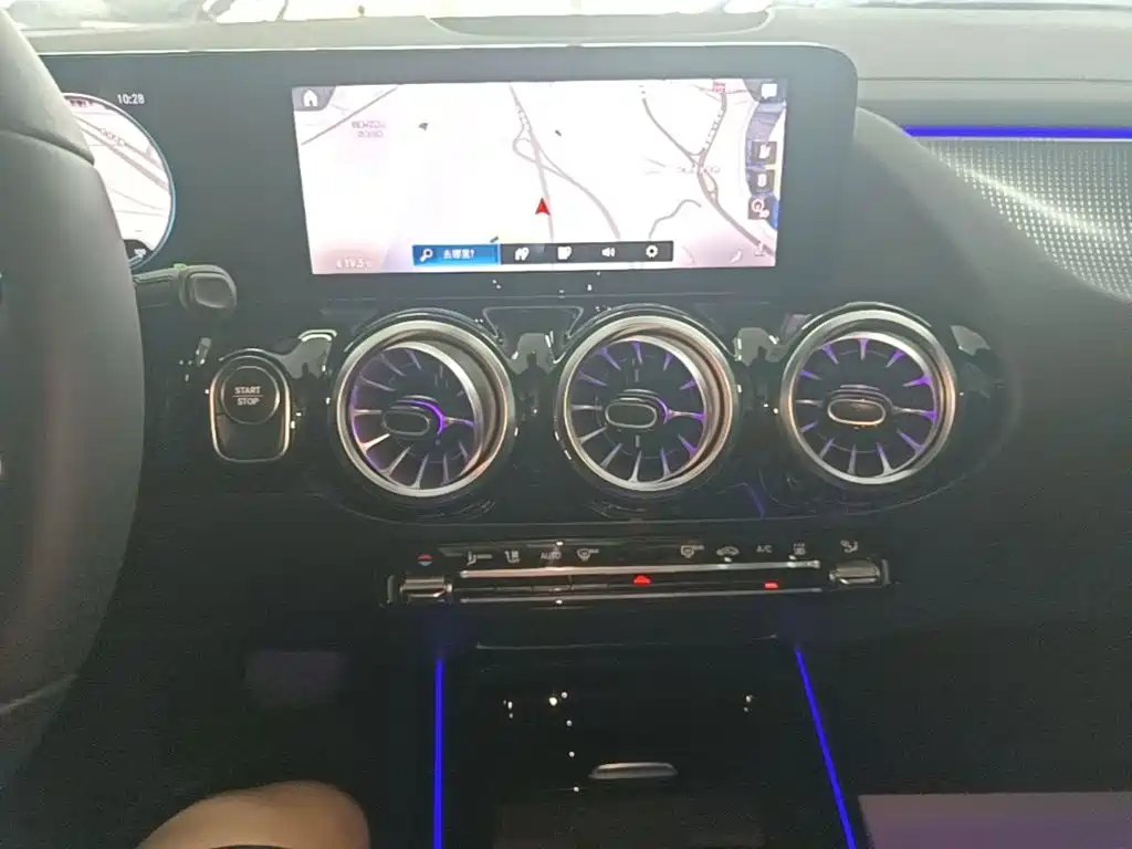 Mercedes-Benz EQA — миниатюра 13