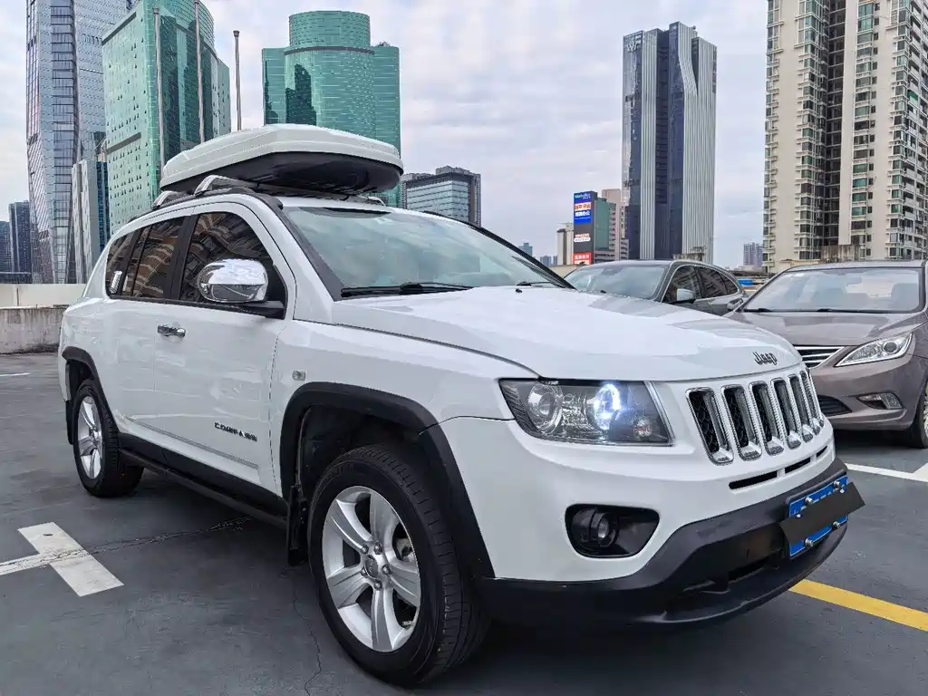 Jeep Compass (Import) — миниатюра 3