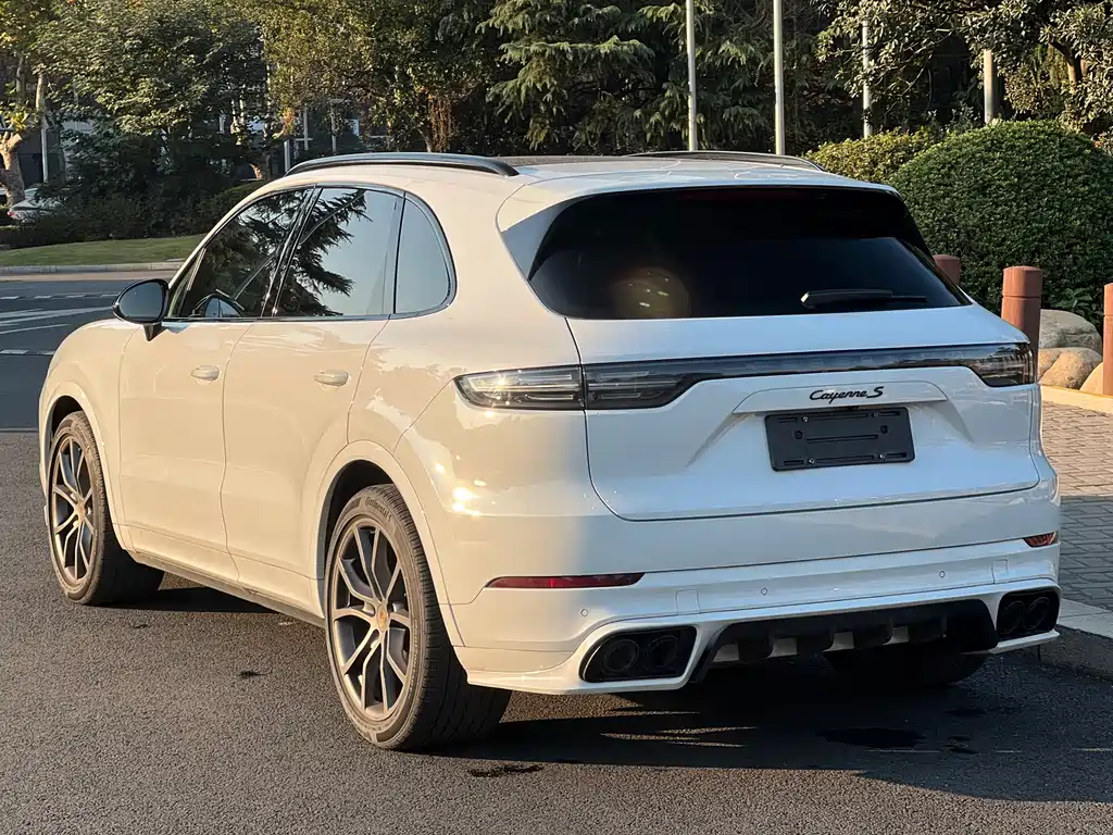 PORSCHE CAYENNE