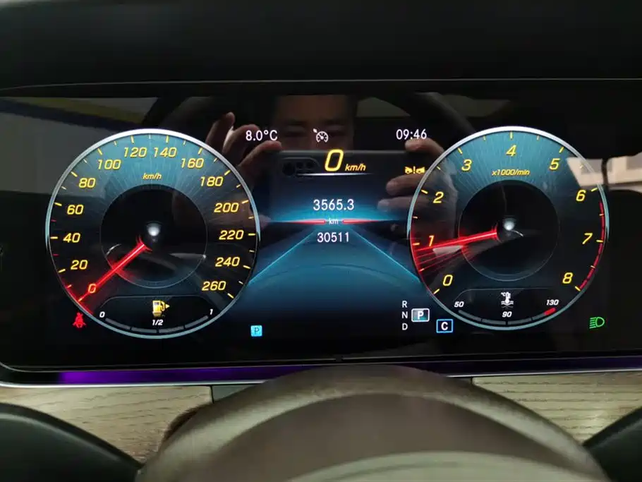 MERCEDES-BENZ E CLASS