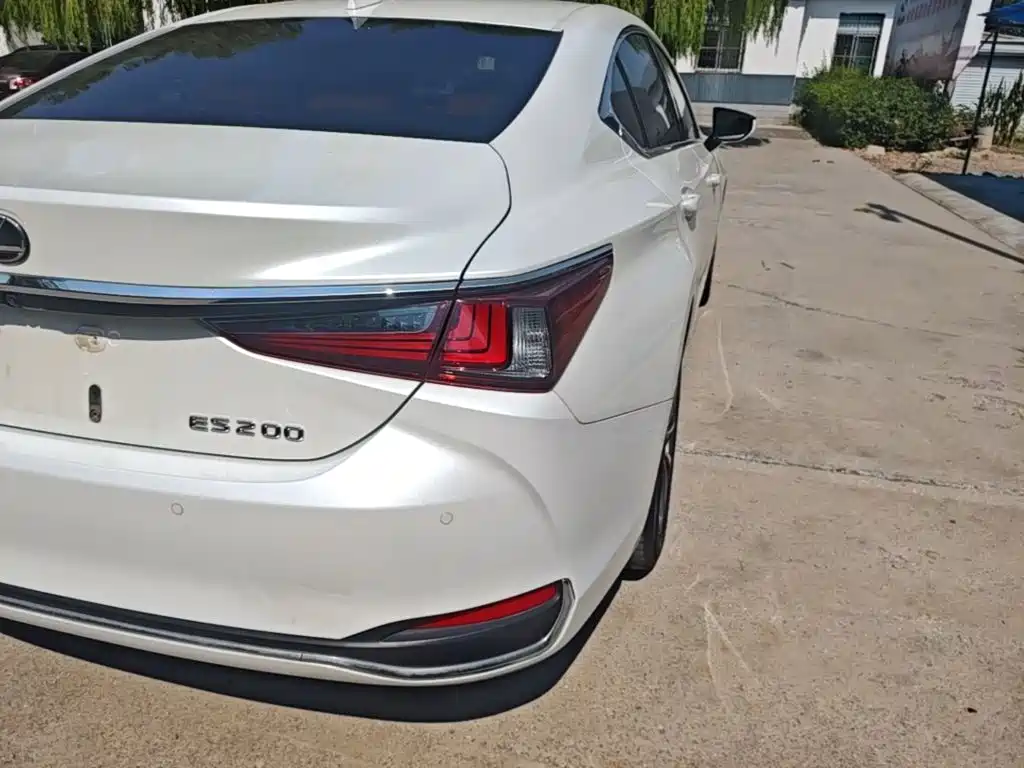Lexus ES — миниатюра 8