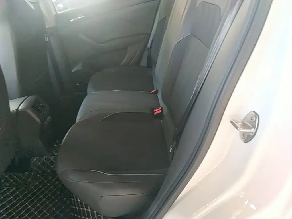 Volkswagen T-Cross — миниатюра 17